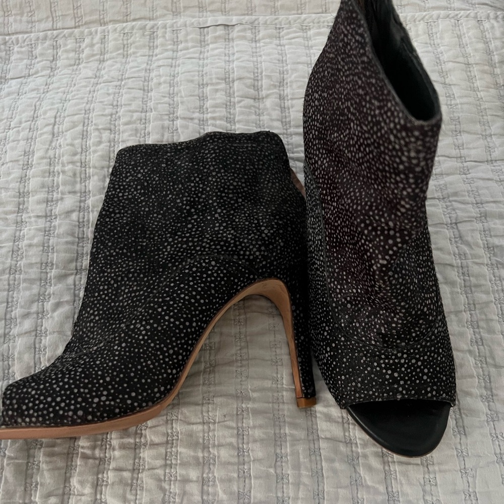 Joie booties. Size 37.5